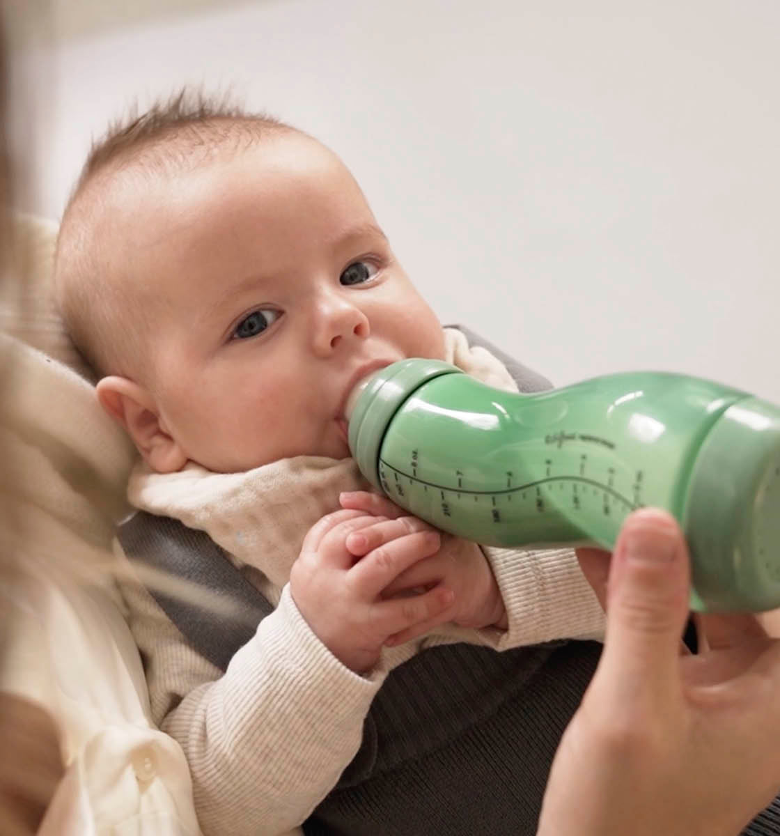 Babyvoeding via babyfles