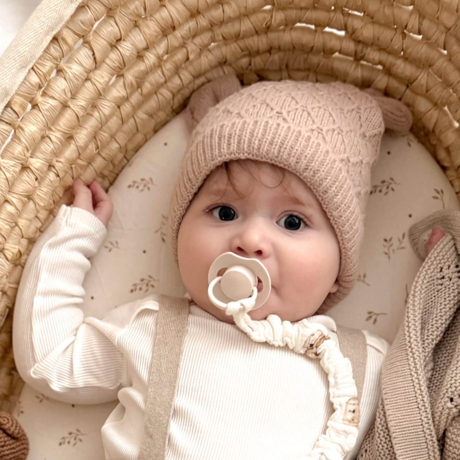 Dynamic pacifier 6-18 months Prime