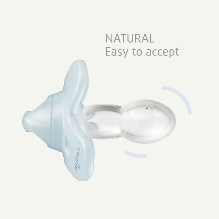 Difrax Natural fopspeen met flexibele, anatomische speen – gemakkelijk te accepteren door pasgeborenen