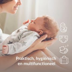 Moeder houdt een slapende baby vast, met tekst en pictogrammen over praktisch, hygiënisch en multifunctioneel gebruik.