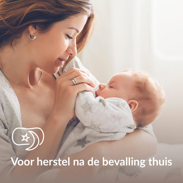 Moeder met haar baby en de tekst "Voor herstel na de bevalling thuis"