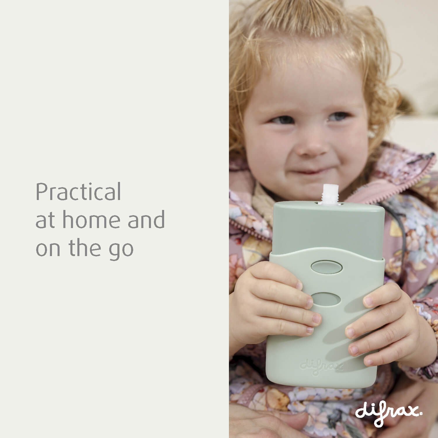 Lachend meisje houdt Difrax Pouchholder vast, tekst "Practical at home and on the go" toont veelzijdig gebruik thuis en onderweg