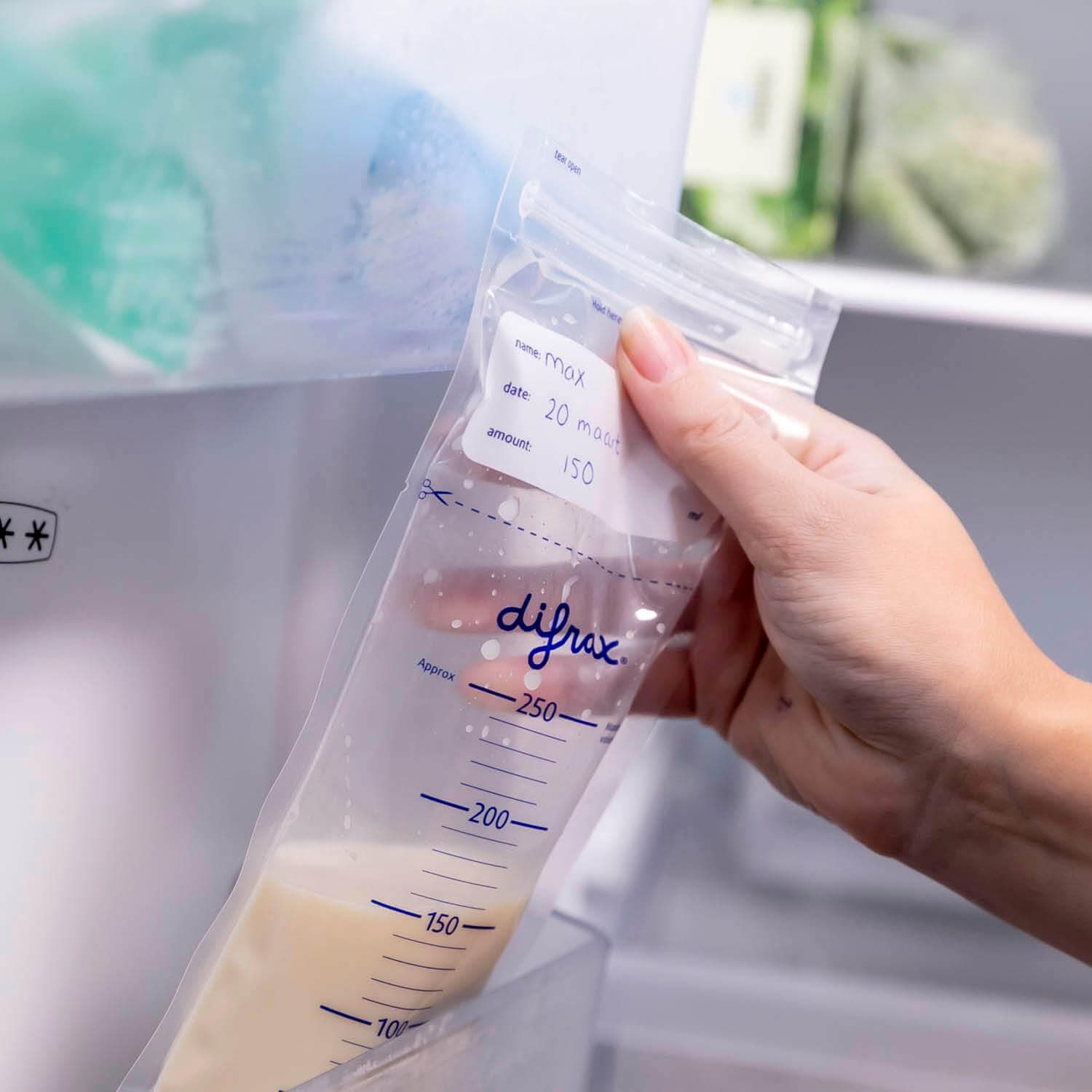 moedermelk bewaarzakjes in koelkast