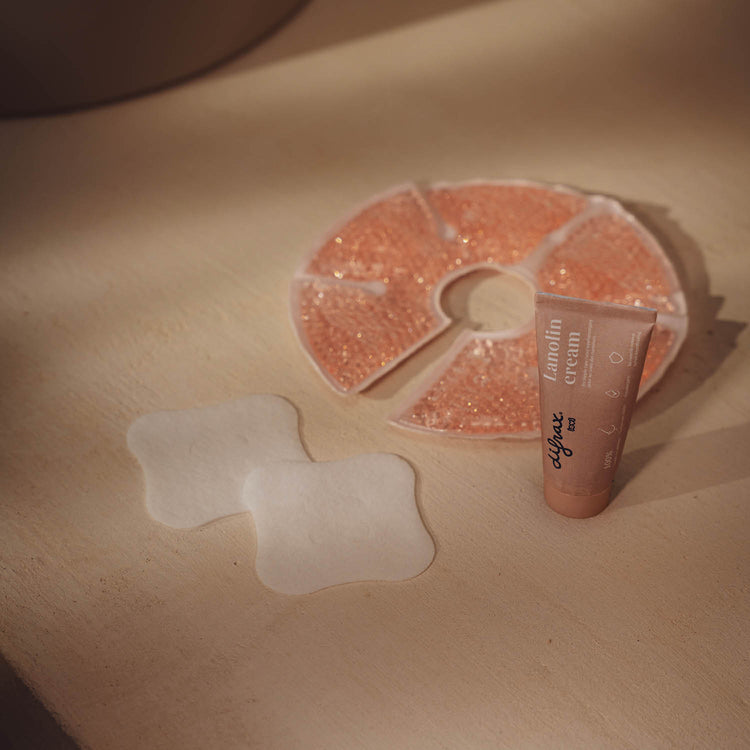 Difrax LOVI Verkoelende borstpads, Lanoline crème en Zoog thermo gelpads samen in één opstelling
