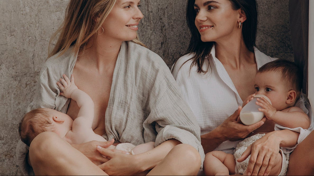 Mère donnant le biberon Difrax Mammafeel à son bébé – spécialement conçu pour l'allaitement combiné