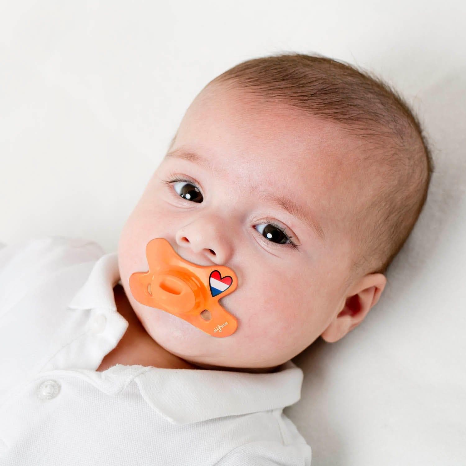 Difrax LOVI Dynamische fopspeen - 3 tot 6 Maanden - Beige & Bruin | wehkamp Difrax LOVI Dynamische fopspeen - 3 tot 6 Maanden - Beige & Bruin | wehkamp